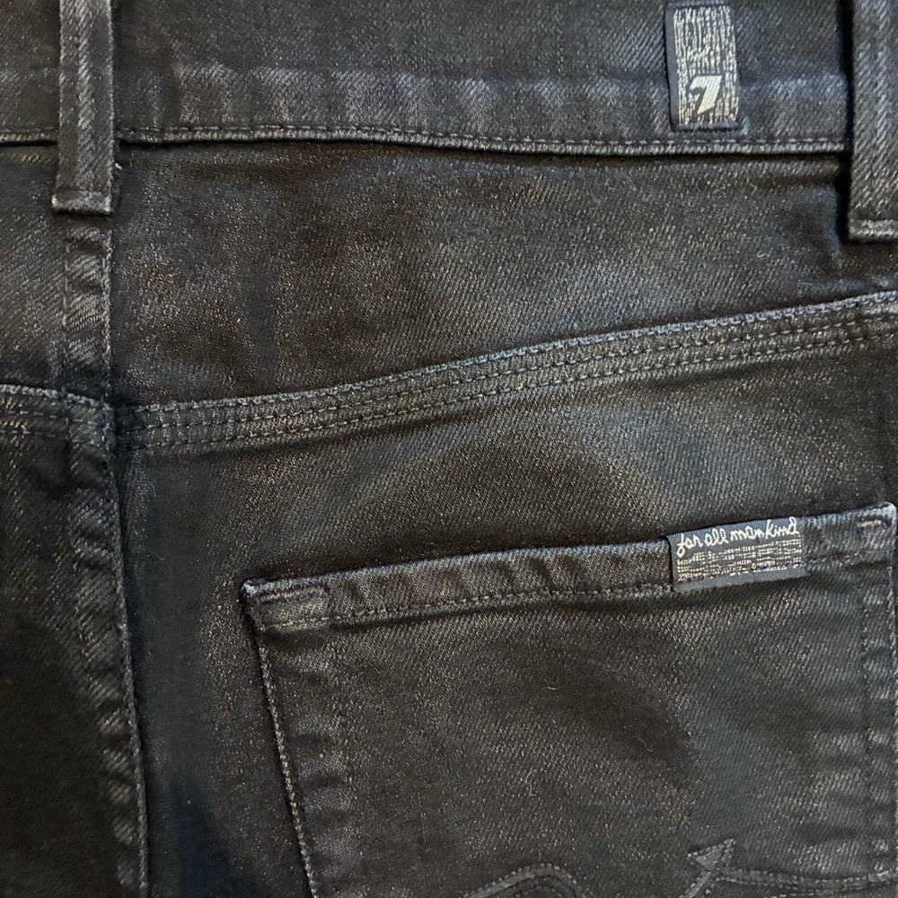 Women’s High-Rise Flared Jeans - Black - Picture 5 of 7